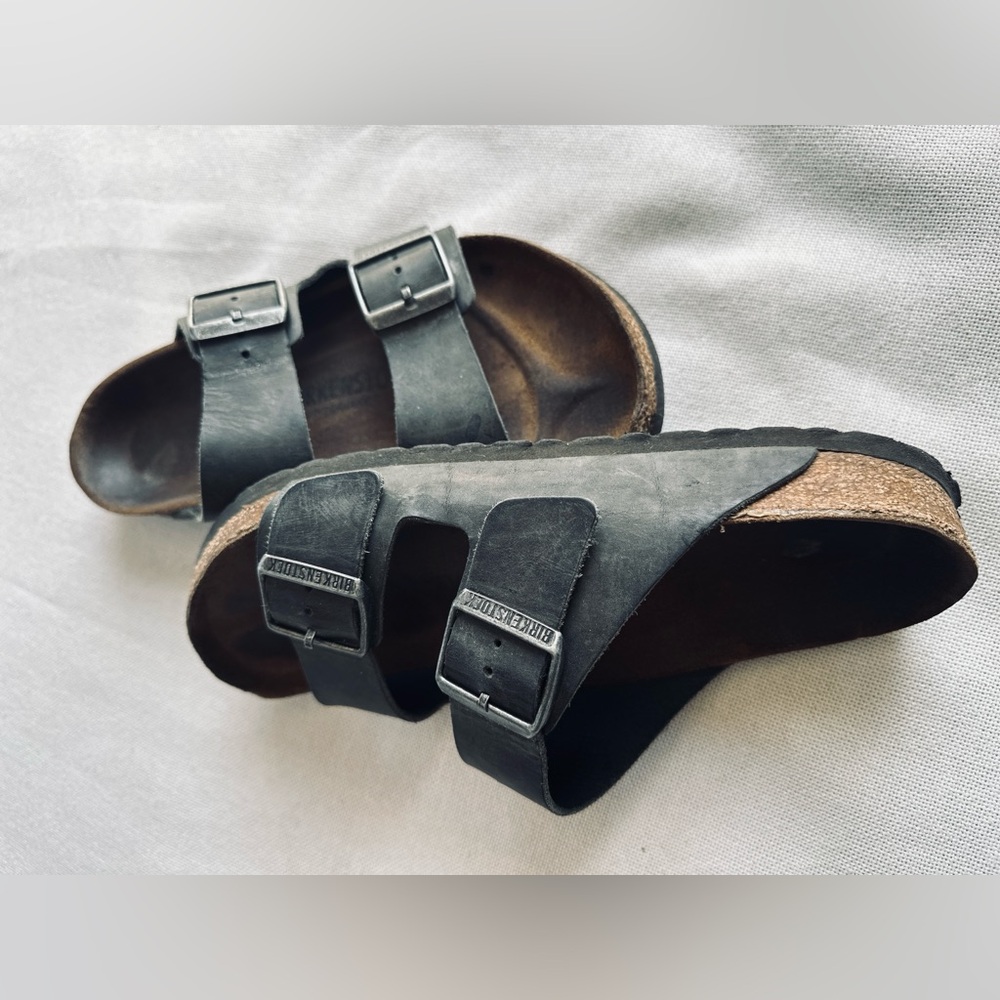 BIRKENSTOCK Arizona Oiled Black Leather Sandals | Two Strap Slip-In size 40
